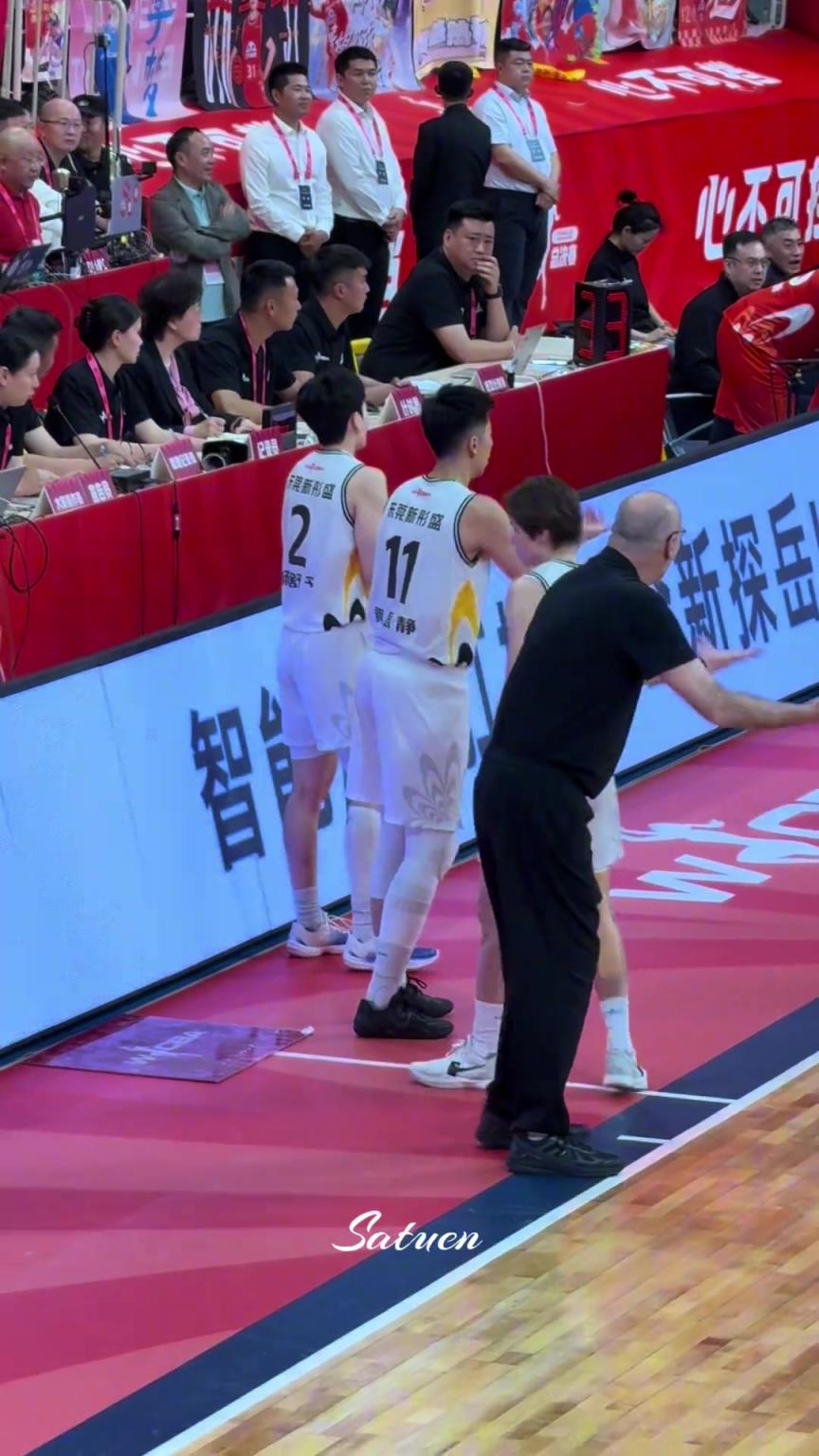 無(wú)奈的一家三口！絕望的教練，氣瘋了的皮總！