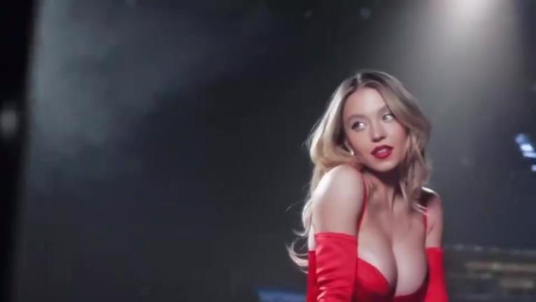 此前觀戰(zhàn)紐約德比！賣含洗澡水肥皂的悉尼妹太清楚自身優(yōu)勢了