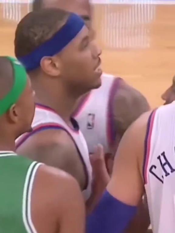 社會瓜！當(dāng)年安東尼與加內(nèi)特發(fā)生沖突，賽后瓜哥帶人堵綠軍大巴